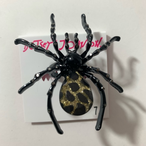Betsey Johnson Black Faux Stone Statement Ring -7.5 - Picture 1 of 6